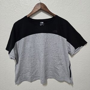 The North Face two tone cropped t shirt short sleeve gray black